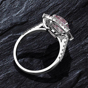 Anillo de Compromiso de Plata de Ley 925 con Baño de Rodio y Circonita Rosa en Corte Pera para Mujer, para Bodas y Fiestas - Product Image 3