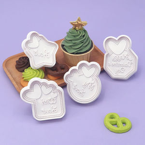 <span class=keywords><strong>Emporte</strong></span>-pièces Saint-<span class=keywords><strong>Valentin</strong></span> Alimentaire 4 Pièces Réutilisables en Plastique avec Moteur à Ressort, Outils de Cuisson DIY pour Pâtisserie et Sandwichs, Ensemble de Modèles - Product Image 4