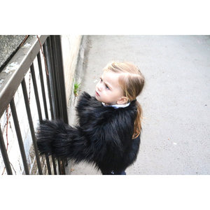 Pisello Baby cappotto in pelliccia sintetica nera per bambini - Product Image 1