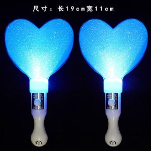 แท่งไฟ LED รูปหัวใจ พลาสติกเป็นมิตรกับสิ่งแวดล้อม พร้อมโลโก้สั่งทำ สำหรับคอนเสิร์ต งานแต่งงาน และตกแต่งงานปาร์ตี้ - Product Image 3