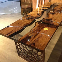 Table à manger moderne d'extérieur en résine époxy et bois, personnalisable, étanche, pour usage domestique - Vente en gros