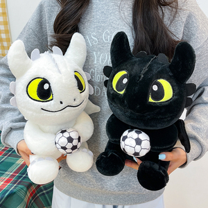 Peluche <span class=keywords><strong>Dragon</strong></span> Sans Dents <span class=keywords><strong>Noir</strong></span> <span class=keywords><strong>et</strong></span> <span class=keywords><strong>Blanc</strong></span>, Design Vivant, Tenant un Ballon de Football, Jouet en Peluche Mignon, Vente Chaude - Product Image 2