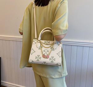 Venta al por Mayor Directa de Fábrica, Bolsos de Mujer con Cadena, Bolso de Hombro Cuadrado para Mujer, Bolsos Tote de Alta Calidad para Mujer - Product Image 5