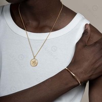 Collier avec pendentif rond en forme de cheval ailé Pegasus de Gemnel, plaqué or 18 carats, bijoux vintage pour femmes et hommes