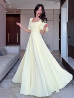 Robe longue plissée à col carré et manches courtes évasées pour femme, idéale pour soirée formelle ou demoiselle d'honneur