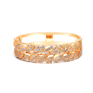 Pulsera de acero inoxidable chapada en oro con diseño de hoja y cristales con detalles de diamantes para mujer. - Product Image 2