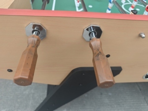 Table <span class=keywords><strong>de</strong></span> baby-foot <span class=keywords><strong>de</strong></span> style français en MDF avec revêtement PVC, <span class=keywords><strong>de</strong></span> haute <span class=keywords><strong>qualité</strong></span>, fournie directement par l'usine, pour la vente en gros, en promotion - Product Image 4