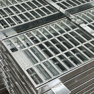 <span class=keywords><strong>Plaque</strong></span> de grille industrielle en <span class=keywords><strong>acier</strong></span> <span class=keywords><strong>galvanisé</strong></span> à haute résistance pour toiture de bâtiment, entrepôt, composée d'une grille de drainage - Product Image 6