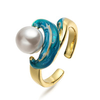 Cincin Enamel Gelombang Laut Imitasi Mutiara Kuningan Lapis Emas 18K Cincin Jari Model Terbuka yang Dapat Disesuaikan untuk Wanita Perhiasan Pantai