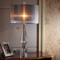 Lampe de table en laiton moderne d'inspiration européenne, haut de gamme, tout en cuivre, design de luxe pour villa, palais, forme de trophée pour salon