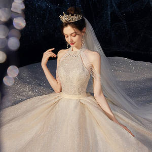 S238Q 2022 Nouvelle robe de mariée super féerique, rêveuse, simple et à grande traîne - Product Image 2