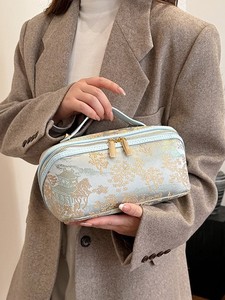 Nuevo y moderno bolso de maquillaje bordado de estilo chino para mujer, bolsa de viaje portátil de gran capacidad para lavar y guardar. - Product Image 3