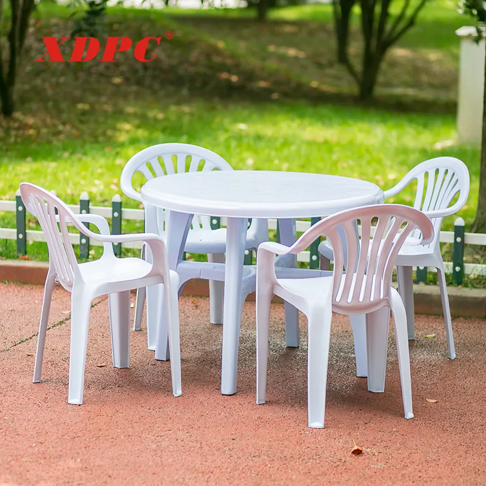 Table à manger et 4 chaises en plastique, vente en gros depuis la chine, durable