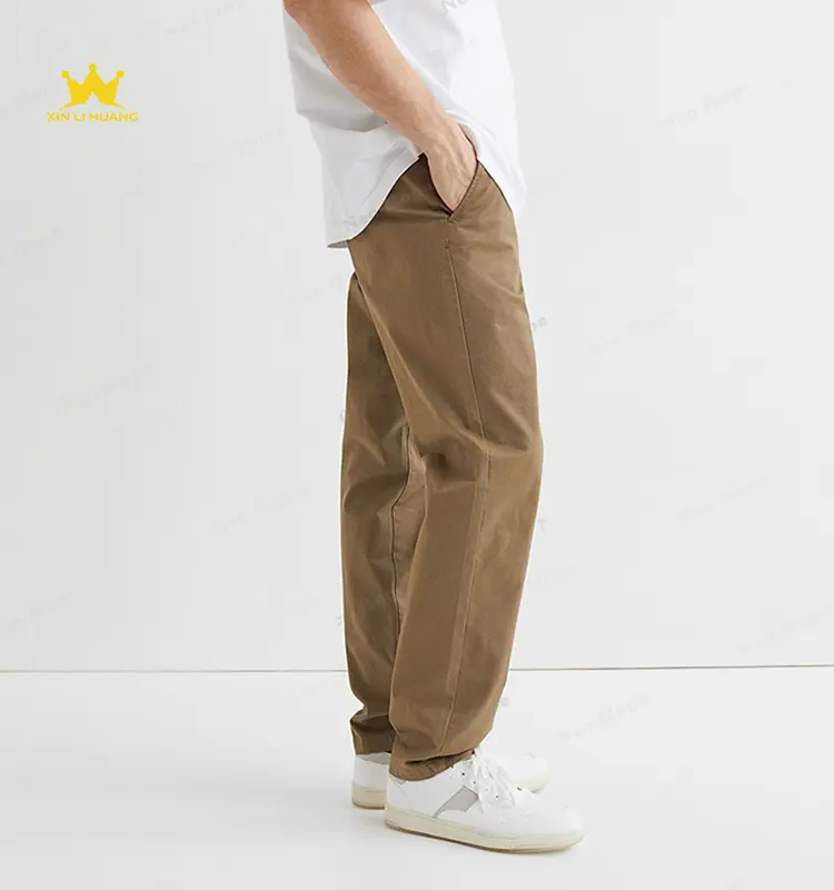 Pantaloni casual avanzati in tinta unita possono aggiungere loghi e stampe per personalizzare pantaloni da uomo