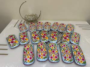 Estuche de anteojos de Estilo Vintage bordado a mano hecho a medida con flores artesanales. Ideal para viajeros diarios - Product Image 4