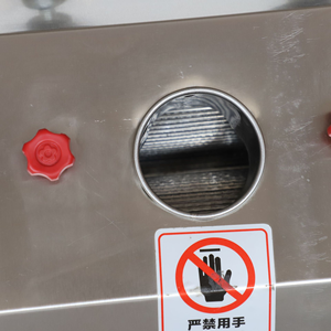 Presse-canne à sucre manuelle en promotion – Petite machine à jus de canne à sucre - Product Image 4