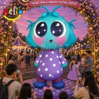 Mascotte gonflable géante de dessin animé, statue de fille anime mignonne en robe à pois pour centre commercial et parc à thème