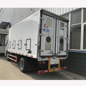 Véhicule de transport de volaille d'utilisation de ferme de bétail de JMC <span class=keywords><strong>5T</strong></span> <span class=keywords><strong>camion</strong></span> de transport de poulet de 4.2m en vente - Product Image 2
