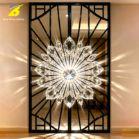 Lámpara de Pared de Cristal Radiante de Lujo con Marco de Metal Negro y Pantalla Retroiluminada para Oficinas de Ventas y Clubes de Alta Gama
