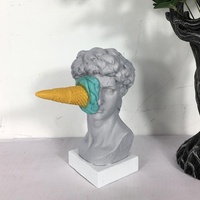 Figurine en résine créative et amusante de David en forme de crème glacée, style nordique, avec contraste de couleurs, pour décoration de table intérieure