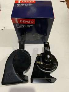 Clacson Universale per Auto 12V a Doppio Tono, Design a Chiocciola con Materiale Moderno in Rame e Ferro, Coppia per Auto Modificate Speciali - Product Image 1