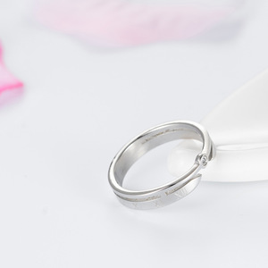 Bague minimaliste de style coréen avec chiffres romains et diamant, en acier plaqué or rose, taille brillant ronde, unisexe, pour usage quotidien - Product Image 3