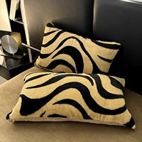 Ensemble de housse de couette moderne à imprimé léopard en quatre pièces, 100% polyester, doublure en polaire épaisse, literie chaude d'hiver personnalisable