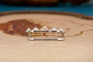 Anillo Elegante con 5 Piedras Engastadas, Joyería Artesanal Atemporal, Gemas Brillantes, Diseño Clásico, Anillos de Diamantes - Product Image 5