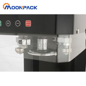 Machine de scellage et de capsulage semi-automatique Moonpack TCS-180 pour conserves de viande de bœuf au curry noir, <span class=keywords><strong>poulet</strong></span> braisé, pâte de haricots et viande de noix de coco - Product Image 4