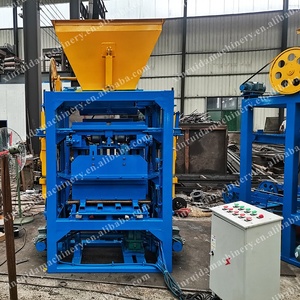 Machine à fabriquer des briques de ciment de grande capacité, machine automatique de fabrication de blocs emboîtables, machine à fabriquer des briques creuses <span class=keywords><strong>en</strong></span> béton - Product Image 4