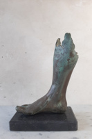 Grande sculpture de pieds en bronze décorée en plein air sur la plage