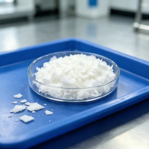 Cétyl Palmitate Green&Nature CP, flocons blancs à jaunâtres, CAS 540-10-3, matière première cosmétique, émollient, émulsifiant, fût en acier de 25 kg - Product Image 1
