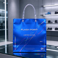 Sac en papier cartonné de luxe avec logo personnalisé, sac cadeau écologique de luxe pour l'emballage de petits produits, sacs en papier