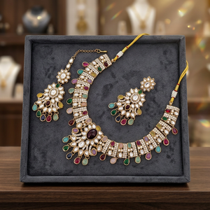 Conjunto de Collar Choker Kundan Chapado en Oro Antiguo Tradicional Indio con Cuentas de Piedras Preciosas Multicolores, Estilo Navratna, Conjunto de Joyería Nupcial - Product Image 3