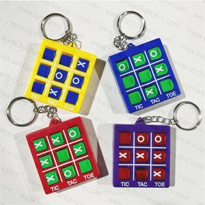 Juego familiar clásico Tic TAC Toe mini XO tablero de ajedrez con llavero divertido juguete fidget para obsequios de Promoción Comercial - Product Image 1