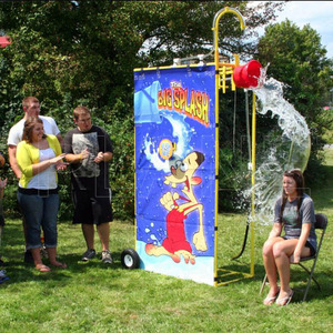 Jeu de dunk tank extérieur Big Splash Me pour foires et festivals scolaires - Product Image 3