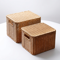 Panier de rangement rectangulaire moderne et écologique en osier synthétique fait main avec couvercle et poignée pour bureau