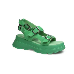Yeni yaz bayanlar sandalet toka tasarım platformu plaj tıknaz Trendy sandalet kadın ayakkabı 2024