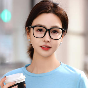 Gafas rectangulares sin receta Tr90 para mujer, protección contra luz azul, lentes planas, ancho de montura medio, nariz estándar - Product Image 1