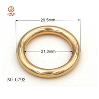 Différentes tailles 20mm 25mm 32mm anneau torique en alliage métallique boucle métallique personnalisée pour laisse de chien accessoires de corde
