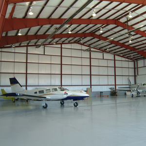 Hangar d'avion préfabriqué en structure acier légère à <span class=keywords><strong>grande</strong></span> portée avec services de soudage et de découpe - Product Image 2