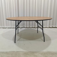 Table de banquet pliante ronde avec plateau en bois grainé et pieds en métal