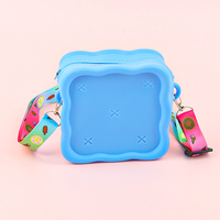 Sac bandoulière carré adorable en silicone, mini sac à main motif animal de dessin animé, portefeuille pour enfants, petite bourse en caoutchouc pour les récompenses scolaires
