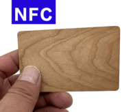 Kartu kontrol akses kayu Cherry Chip NFC 13.56Mhz 213 215 216 dapat ditulis ulang UID RFID kartu untuk ruang Hotel bisnis pembayaran hewan peliharaan logam