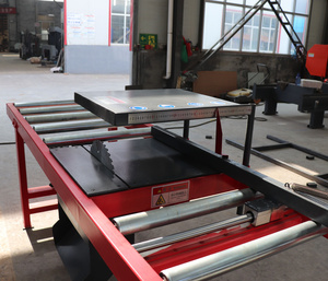 <span class=keywords><strong>Machine</strong></span> à dé<span class=keywords><strong>couper</strong></span> les <span class=keywords><strong>planches</strong></span> à bois de gingembre, scies circulaire, table de découpe - Product Image 3