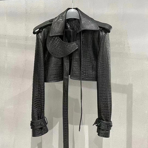 Neu Eintreffende Lederjacke für Damen in Crop-Länge aus Echtem Leder - Product Image 4