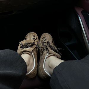 Sneakers Casual da donna con suola spessa stile Miu in vera pelle di vacchetta con stampa leopardata scarpe <span class=keywords><strong>stringate</strong></span> che ricordano - Product Image 1