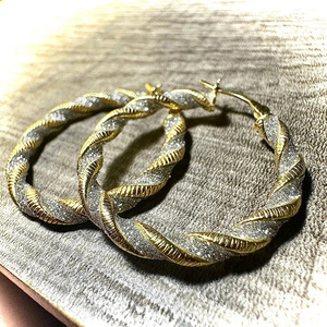 Pendientes de Espiral Bicolor para Mujer, Joyería de Moda con Textura Granulada - Product Image 2