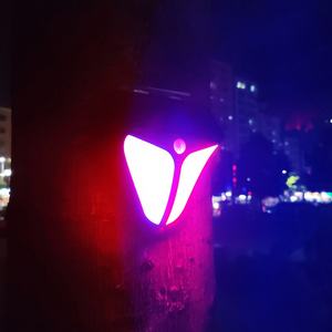 Sistema de Seguridad Solar LED para el Hogar, Lámpara de Pared Exterior con Sensor de Movimiento, Alarma, Indicador de Advertencia, Luz Estroboscópica Antirrobo, Clasificación de Impermeabilidad IP65 - Product Image 2