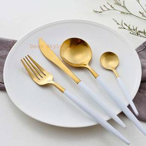 Cubiertos de oro blanco de 4 piezas, juego de cubiertos de nuevo diseño moderno - Product Image 2